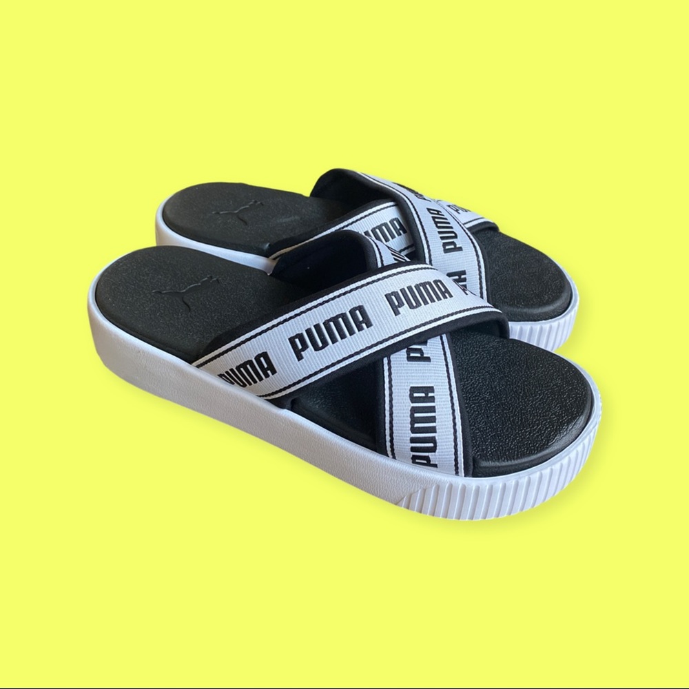 Women’s Puma 9.5